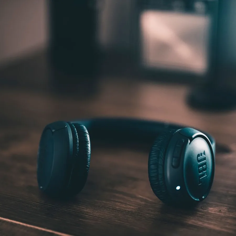 Wireless headphones — original photo